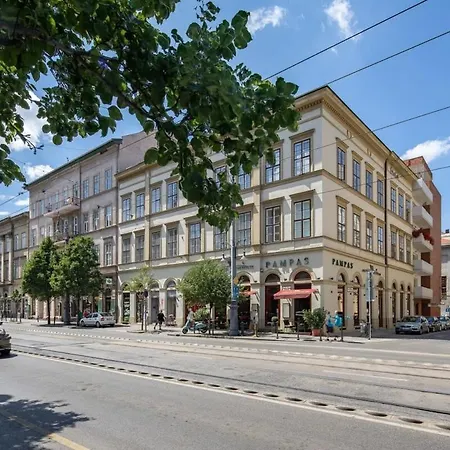 Very Central - Cozy Stay Budapest Exterior photo